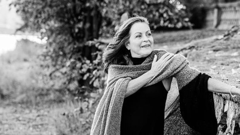 Et si accompagner, c&rsquo;était marcher à côté?